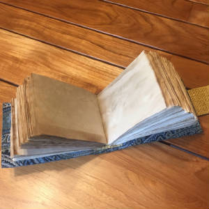 Handmadebooks/latchlockgoldblue5.jpg