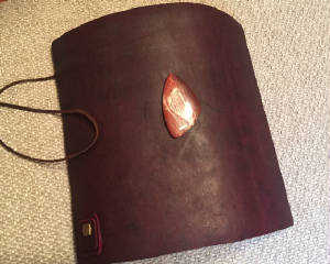 Handmadebooks/redsnakeskinjasperscroll01.jpg